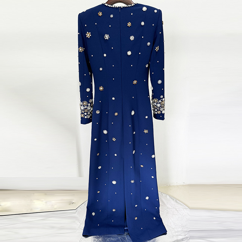 Elegant Long Evening Dress With Beaded Detail - Image 4
