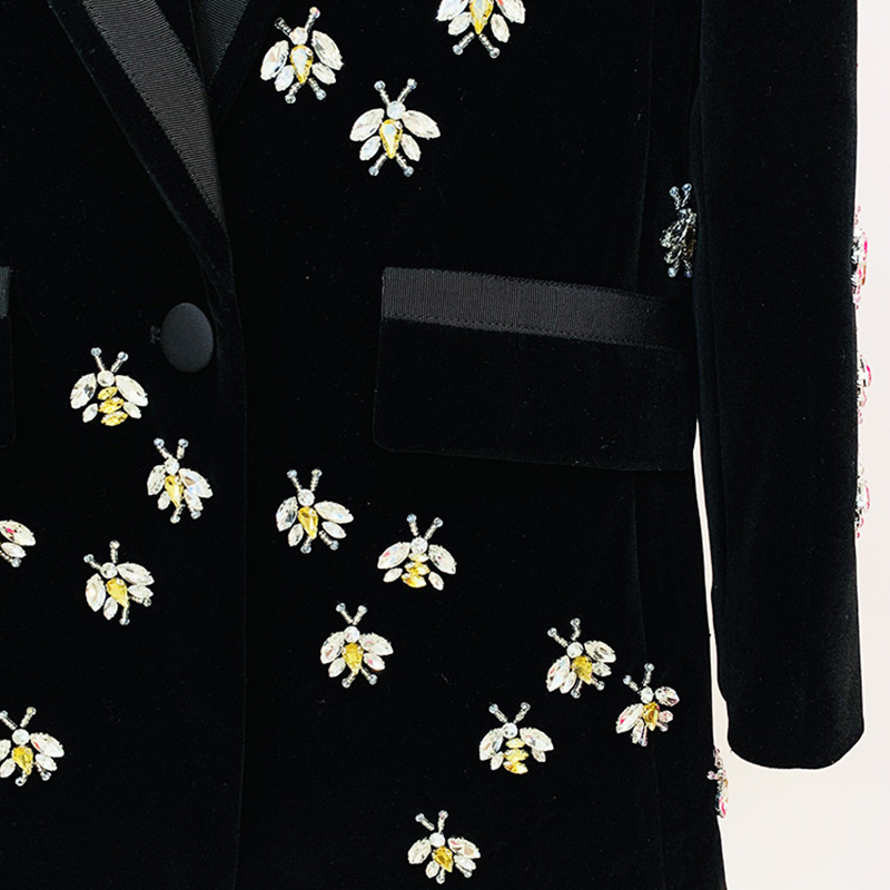 Stylish Fitted Bee Embellished Velvet Blazer - Image 4